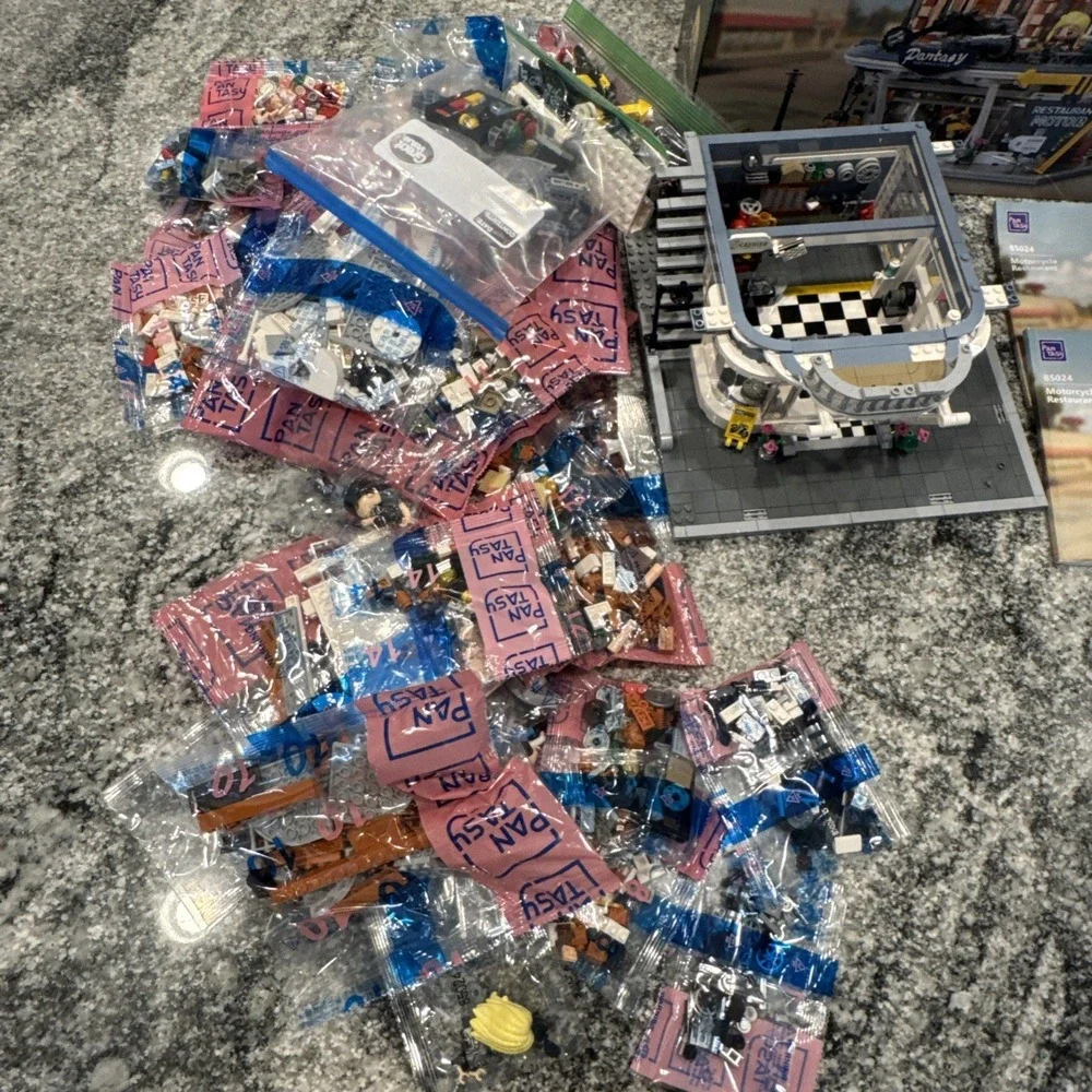 PANTASY Motorcycle Restaurant Modular Building 85024 All Accounted For